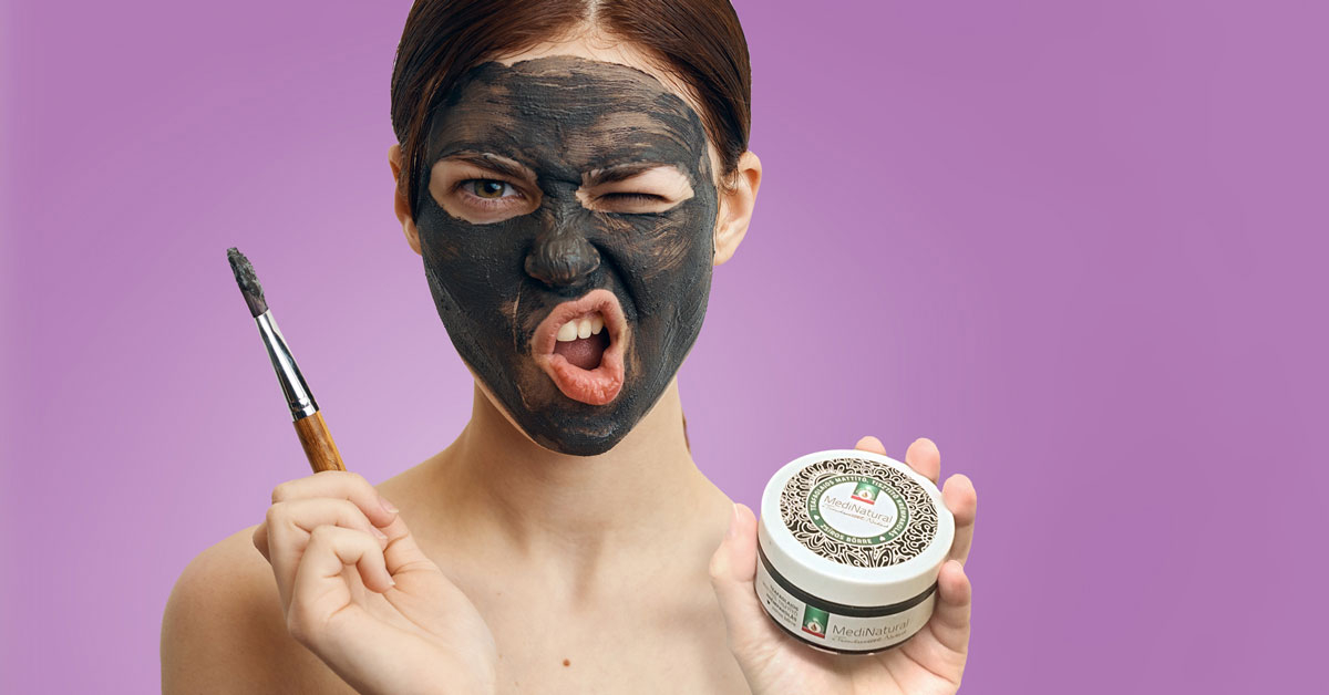 Fekete maszk: tisztító arcpakolás zsíros, pattanásos bőrre