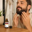 Kép 7/7 - Bio Jojoba olaj szakállápolásra férfi szakállápolási rutinban használva