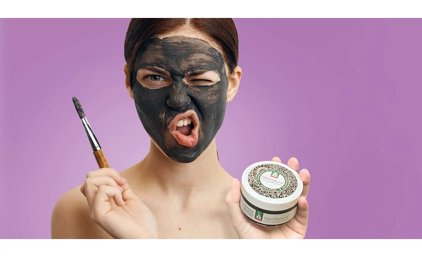 Fekete maszk: tisztító arcpakolás zsíros, pattanásos bőrre